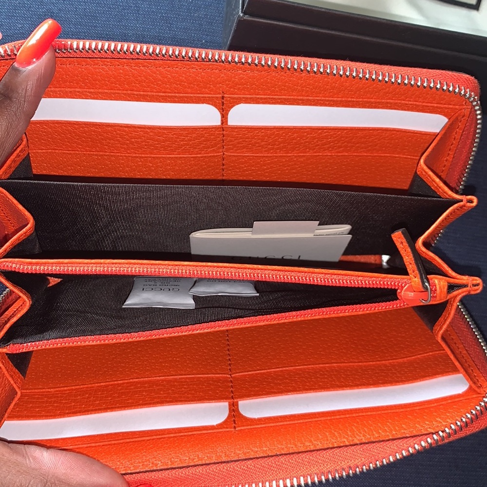 Authentic New Gucci Stripe Wallet - Picture 3 of 8